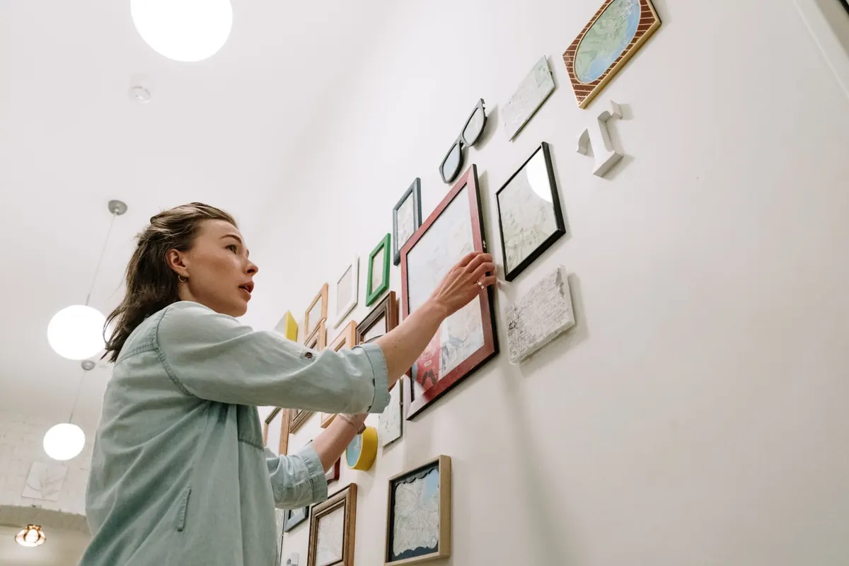 How to Display Your Family Crest at Home: Framing, Engraving and Textiles